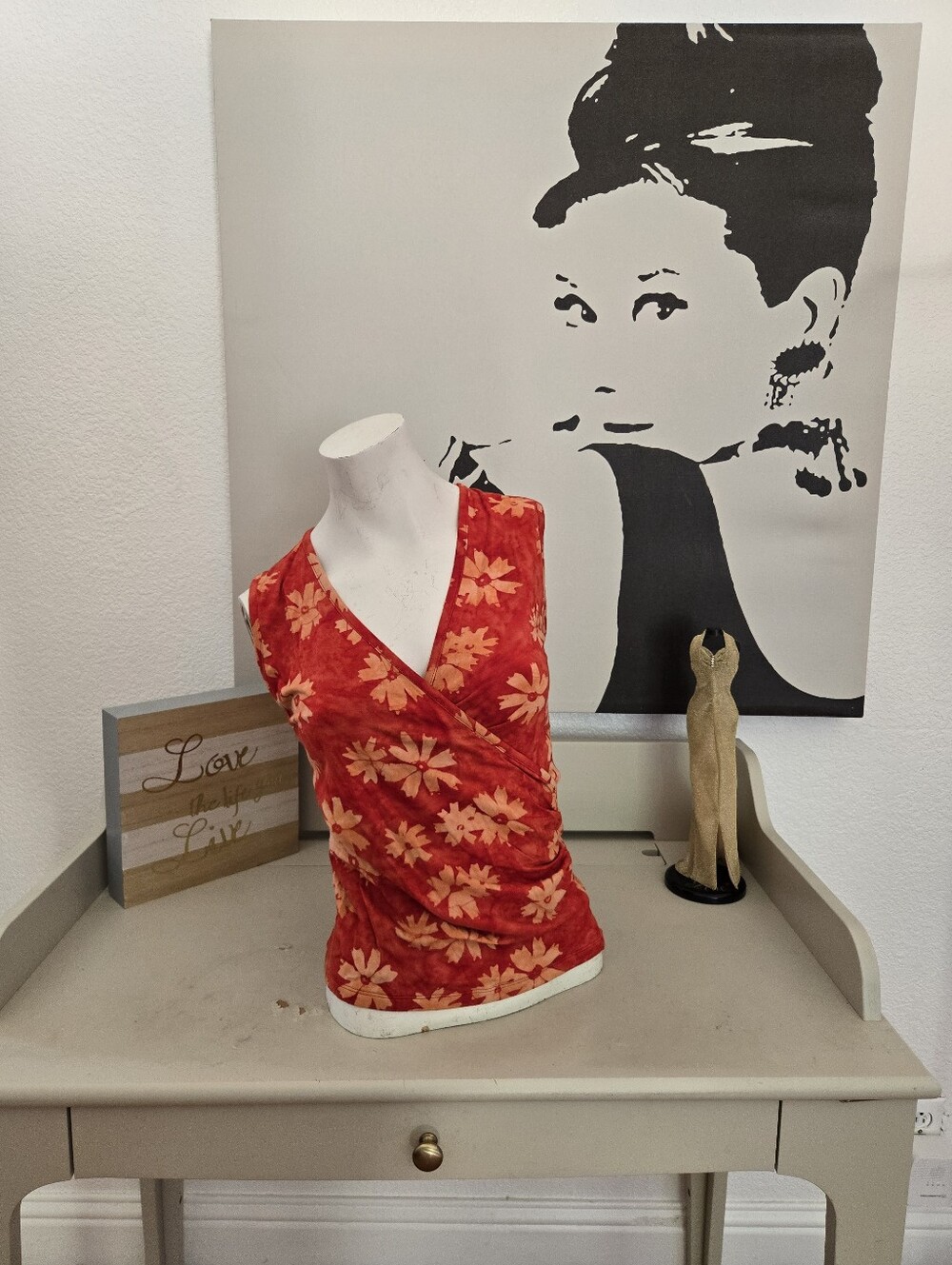 NWT Women's Tint Red Floral Wrap Tank Top Size Medium